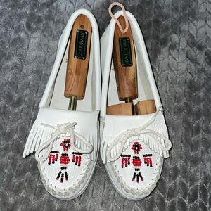 Minnetonka Moccasins White Leather w Red, Black & White Beading.  Fringed Tongue